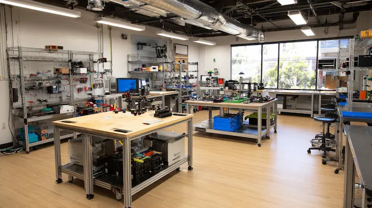 Reducing vendor hand-off risks in toy production