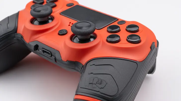 Illustration of rigid ABS skeleton with soft TPE skin in a single injection cycle